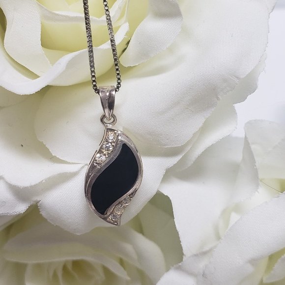 Elegant Onyx & Zircons Pendant Necklace in 925 Silver - Picture 2 of 4